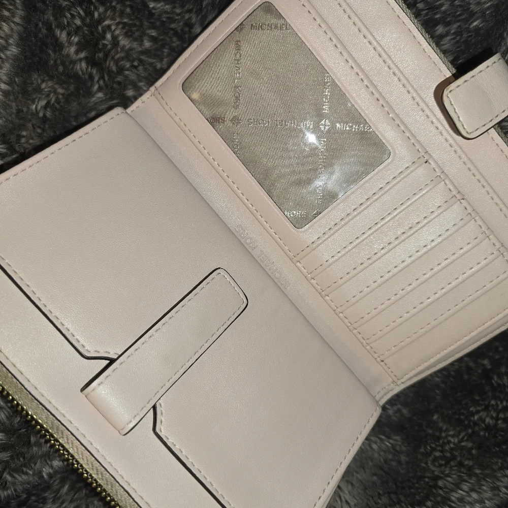 Michael Kors Double Zip Wallet Phone Holder Mk - Picture 3 of 7